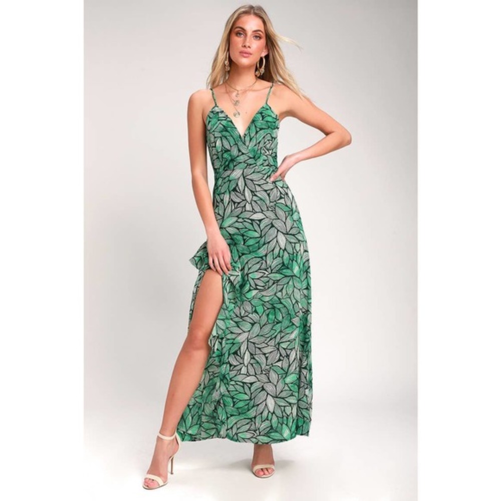 Lulu’s‎ Vacation Mood Green Leaf Print Ruffled Maxi Dress